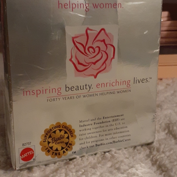 BARBIE Mary Kay Star Consultant - 40 years - Picture 6 of 7